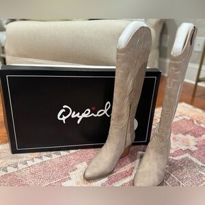 Qupid Women's Beige Heeled Boots, brand new still in original packaging